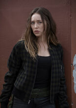 Fear-the-walking-dead-season-4-gallery-alicia-debnam-carey-935