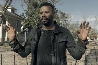 FTWD 502 RG 1221 0512 RT.jpg (204 kB) Colman Domingo en el episodio "The Hurt That Will Happen" de la Temporada 5