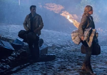 Fear-the-walking-dead-episode-201-travis-curtis-madison-dickens-935.jpg (506 kB)
