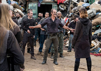 The-walking-dead-episode-810-simon-ogg-935