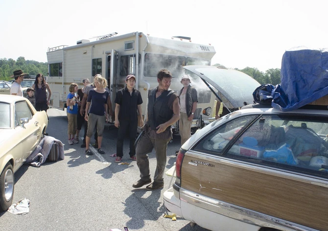 The-Walking-Dead-Season-2-Images 4