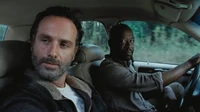 Rick y Morgan hablando sobre conocer a Carol.