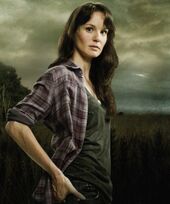 Lori en un poster promocional de la primera temporada.