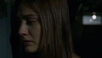Sherry confesándole a Daryl que se sentía arrepentida por lo que hicieron.