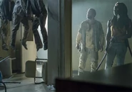 The-walking-dead-1013-michonne-gurira-virgil-carrol-935-004.jpg (320 kB)