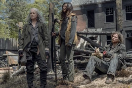 The-walking-dead-s11e05-out-of-the-ashes-017