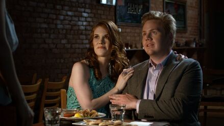 Josh McDermitt como Mark en The Third Wheel