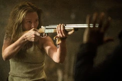 Twd-episode-1018-leah-collins-001.jpg (2,52 MB)