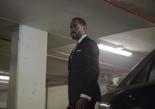 Fear-the-walking-dead-s01e06-the-good-man-009.jpg (140 kB) Colman Domingo en el episodio "The Good Man" de la Temporada 1