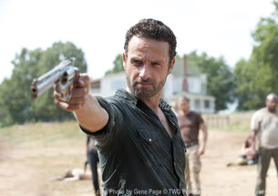 Andrew Lincoln en el episodio "Pretty Much Dead Already" de la Temporada 2