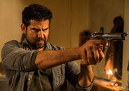 The-walking-dead-episode-802-morales-pareja-935