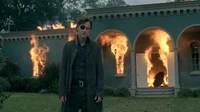 El Gobernador quemando Woodbury.