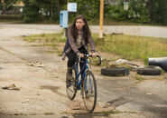 The-walking-dead-episode-705-enid-nacon-2-935