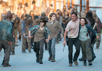 The-walking-dead-episode-608-rick-lincoln-carl-riggs-deanna-feldshuh-935