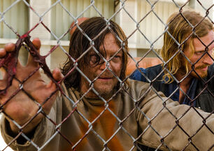 Norman Reedus en el episodio "The Cell" de la Temporada 7