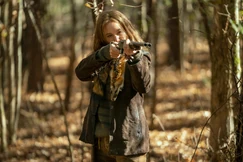 Twd-episode-1018-leah-collins-002.jpg (1,4 MB)