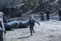 Fear-the-walking-dead-811-054.jpg (664 kB)