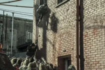 TWD-1124-024.jpg (649 kB)