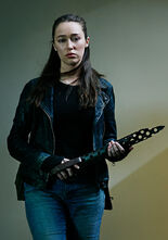 Fear-the-walking-dead-season-5-cast-alicia-debnam-carey-700