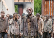 The-walking-dead-episode-608-walkers