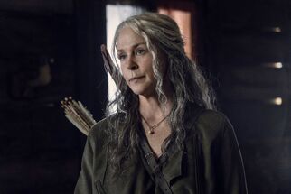 Melissa McBride en el episodio "Here's Negan" de la Temporada 10.