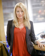 Cynthia Watros as Kelly Andrews