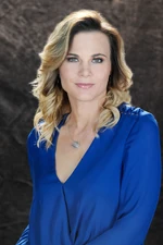 Gina Tognoni as Phyllis Summers