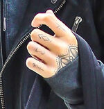 Zayn-malik-finger-tattoos1