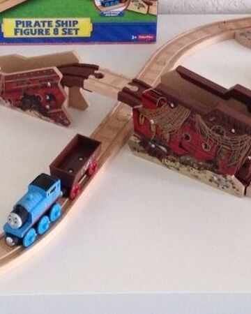 thomas pirate ship figure 8 set