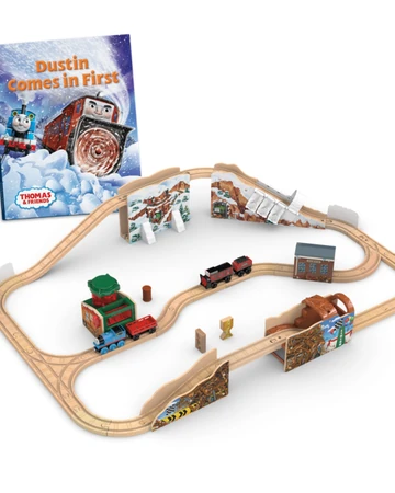 Dustin Comes in First Set | Thomas Wood 