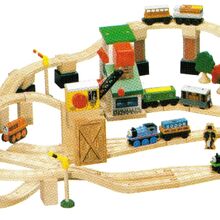 thomas wooden railway lift and load set