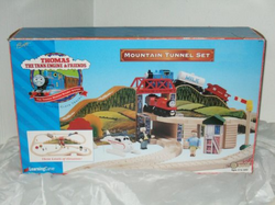 Thomas the train mountain sales tunnel set