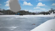 ‎El estanque congelado durante el invierno en la vigésimo primer temporada