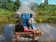 EnThomasPuedesConfiar49.png (1,23 MB) Thomas en la Barca Ferroviaria