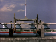 Thunderbird 2 grabs the Monotrain's centre coach