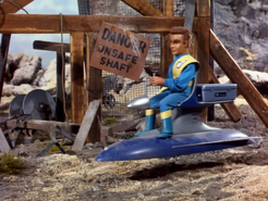 CW553.png (906 KB) Hoverbike with equipment box strapped on back