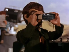 Who's that driving away?