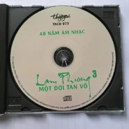 Mặt đĩa CD (tái bản năm 2004)