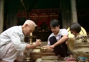 Tập tục lau dọn đồ thờ cúng ngày Tết