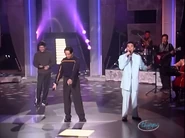 Mạnh Đình, Trường Vũ và Mạnh Quỳnh tập dượt nhạc phẩm liên khúc Thất Tình