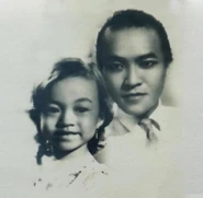 HuongLan-HuuPhuoc-1960s.png (280 kB) Hương Lan và thân phụ là nghệ sĩ Hữu Phước