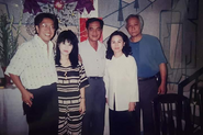 Thanh Tuyền trong lần về Việt Nam lần đầu tiên vào năm 1995 - từ trái sang: Trần Quốc Bảo, Sơn Tuyền, nhạc sĩ Thanh Sơn, Thanh Tuyền và nhạc sĩ Ngọc Sơn