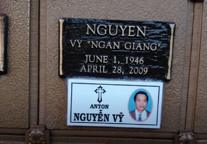 NganGiang-Gravestone