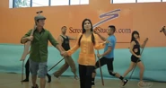 Duy Trường và Hạ Vy tập dượt cho nhạc cảnh Phiên Chợ Sông