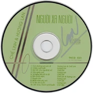 Mặt đĩa CD có chữ ký của Hương Lan