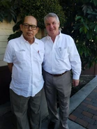 Tô Văn Lai và một người bạn của ông, Greg Johnson