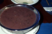 Pulut Hitam, variedad malaya de arroz con leche, en un restaurante de .