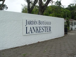 Entrada del Jardín Botánico Lankester.
