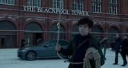 Miss-peregrine-movie-screencaps.com-11590.jpg (1.23 MB)