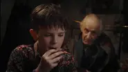 Charlie-and-the-chocolate-factory-disneyscreencaps.com-2440.webp (31 KB)